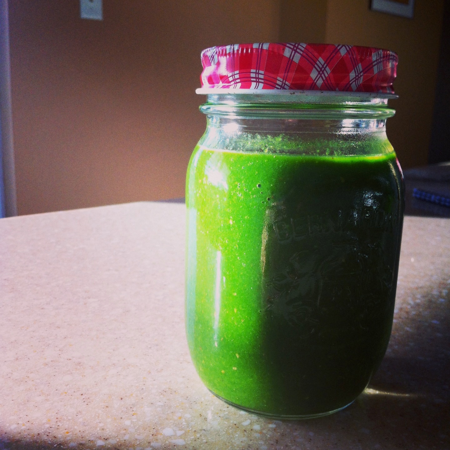 Spinach, Kale, Mango, Chia Seeds. Health, Wellness, Recipes, Quick, Easy, Kale, Mighty Kale, Jugo Juice